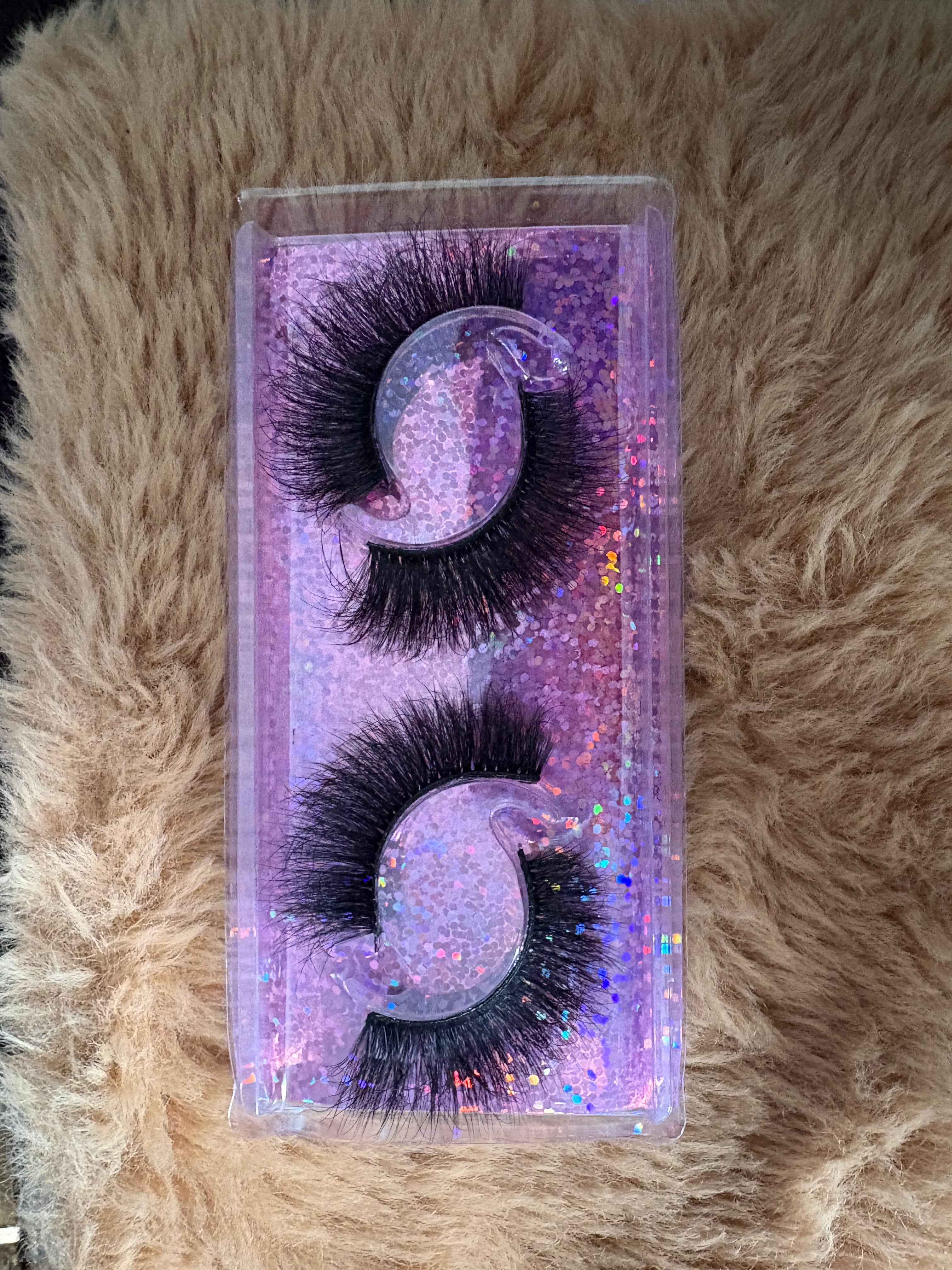 Hotty Lashes
